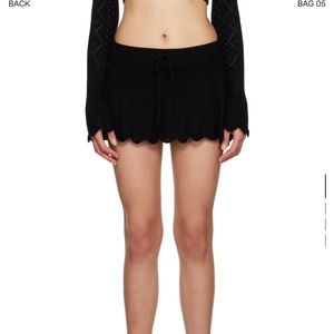 Pointelle Knit Mini Skirt in Black
GUIZIO size medium
